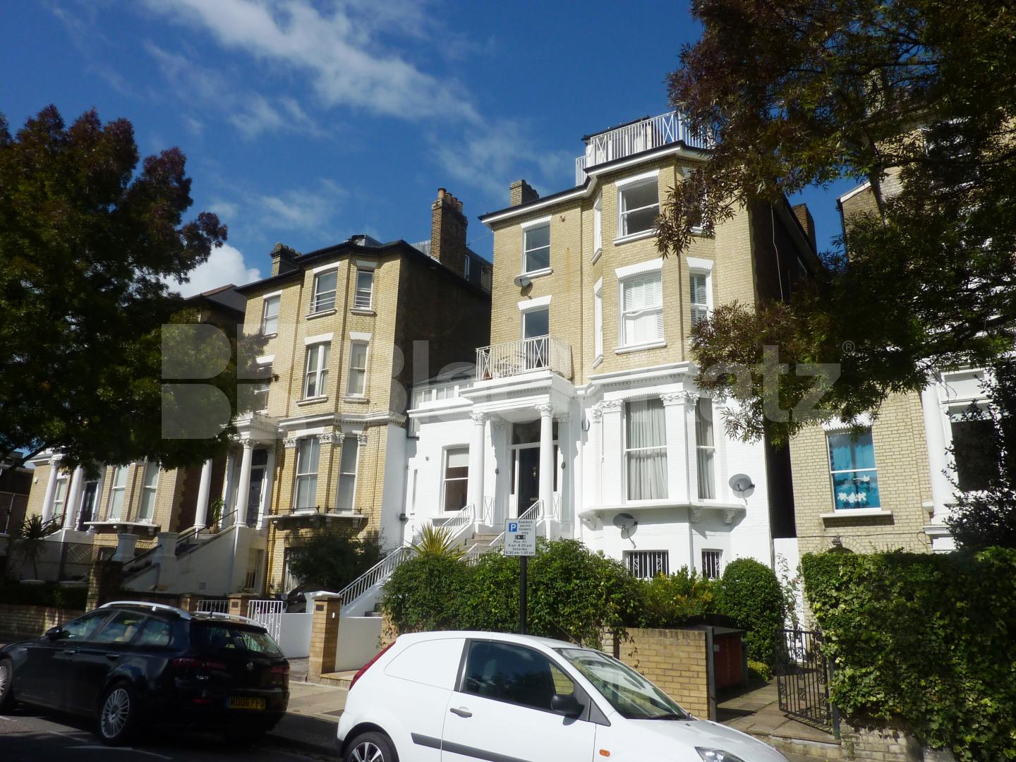 			WALKING DISTANCE TO PRIMROSE HILL!, 2 Bedroom, 1 bath, 1 reception Flat			 Fellows Road, SWISS COTTAGE/HAMPSTEAD